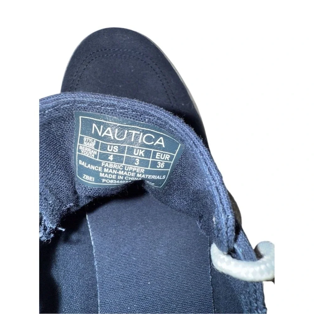 Nautica Women's Navy Nautical Sneaker 4 US Comfortable Lace Up Preppy old school